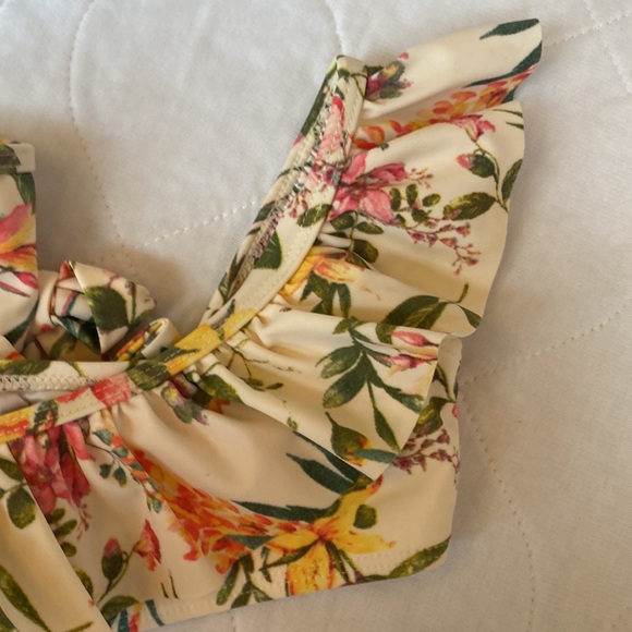 Jessica Simpson toddler 2 piece swimsuit - 24 months - Picture 6 of 8